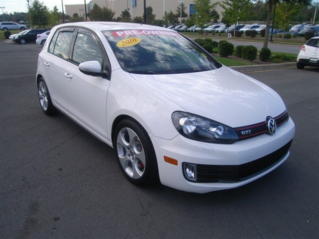 Volkswagen GTI 2010 photo 2