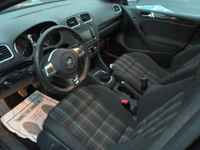 Volkswagen GTI 2010 photo 28