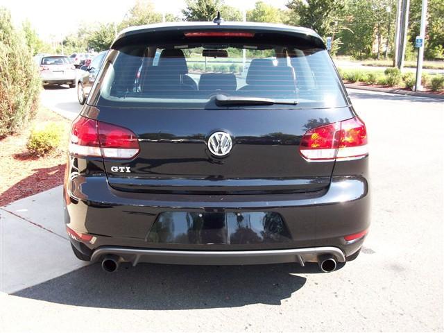 Volkswagen GTI Base Hatchback