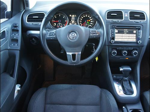 Volkswagen Golf 2010 photo 2