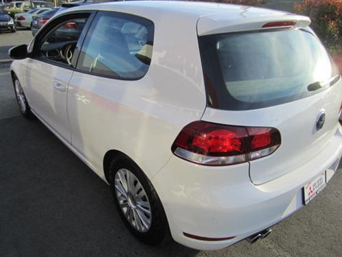 Volkswagen Golf 2010 photo 1