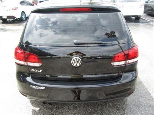 Volkswagen Golf 2010 photo 1