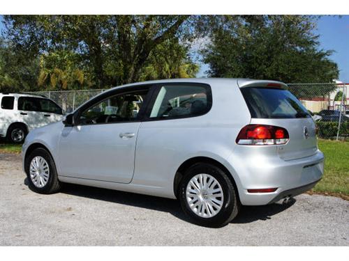 Volkswagen Golf 2010 photo 2