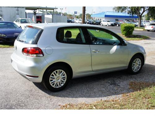 Volkswagen Golf 2010 photo 4