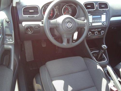 Volkswagen Golf 2010 photo 3