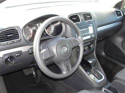 Volkswagen Golf 2010 photo 1