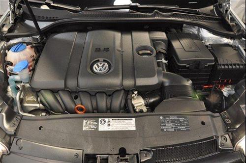 Volkswagen Golf 2010 photo 4