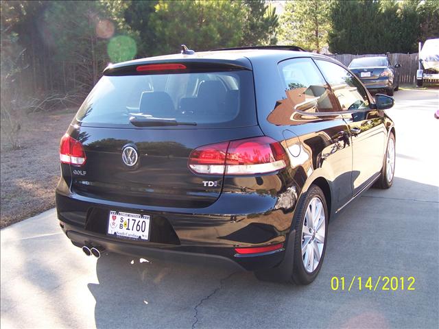 Volkswagen Golf 2011 photo 2