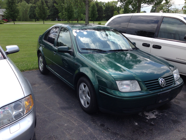 Volkswagen Jetta Quad Cab 4x2 Shortbox XLT Sedan