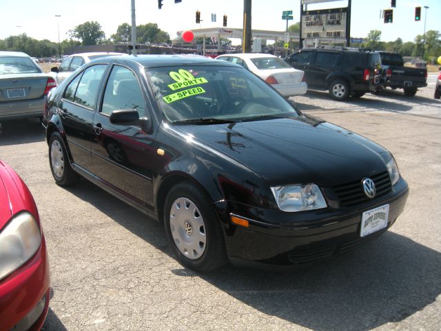 Volkswagen Jetta Quad Cab 4x2 Shortbox XLT Sedan