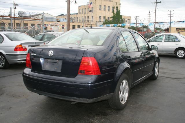 Volkswagen Jetta I-4 Manual Sedan