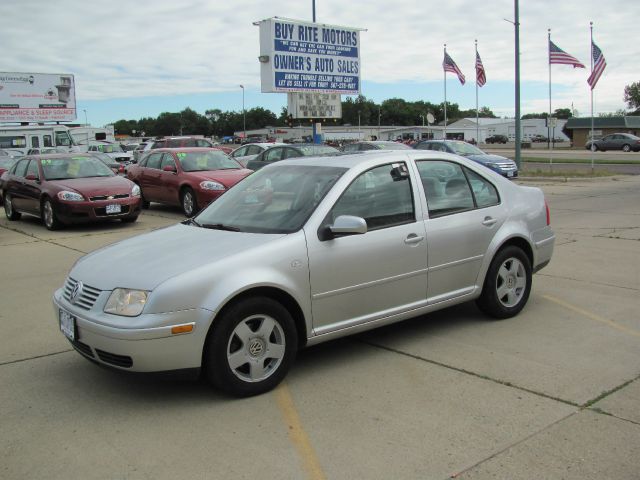 Volkswagen Jetta Quad Cab 4x2 Shortbox XLT Sedan