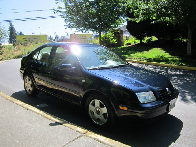 Volkswagen Jetta Quad Cab 4x2 Shortbox XLT Sedan