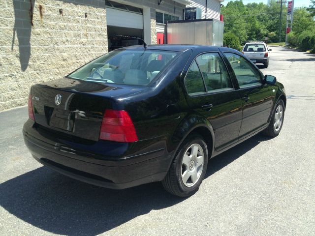 Volkswagen Jetta Quad Cab 4x2 Shortbox XLT Sedan