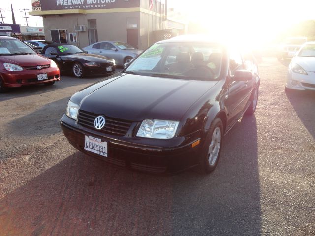 Volkswagen Jetta Quad Cab 4x2 Shortbox XLT Sedan