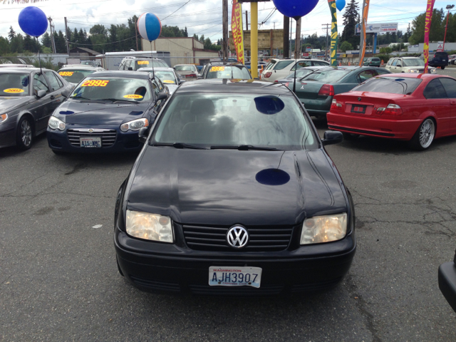 Volkswagen Jetta I-4 Manual Sedan