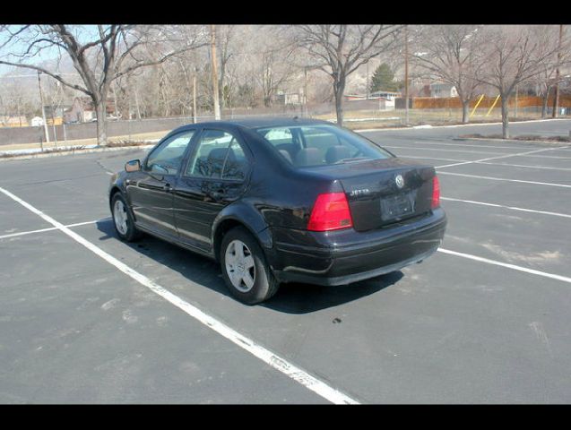 Volkswagen Jetta Quad Cab 4x2 Shortbox XLT Sedan