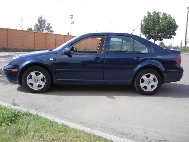 Volkswagen Jetta Quad Cab 4x2 Shortbox XLT Sedan