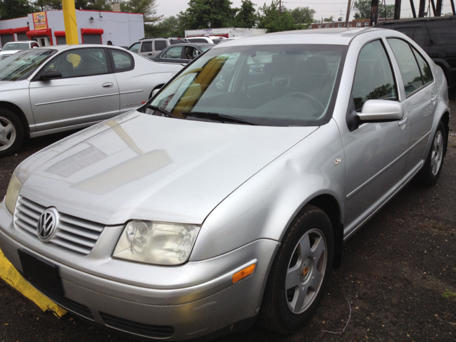 Volkswagen Jetta Quad Cab 4x2 Shortbox XLT Sedan