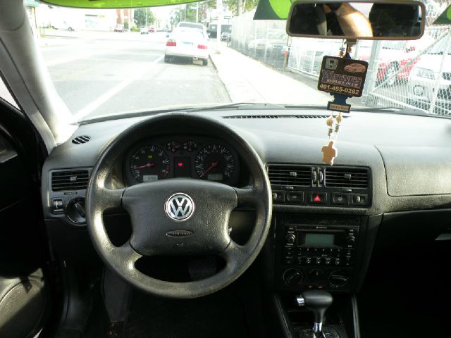 Volkswagen Jetta King Cab 4WD Sedan