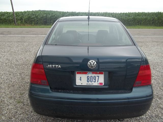 Volkswagen Jetta Quad Cab 4x2 Shortbox XLT Sedan