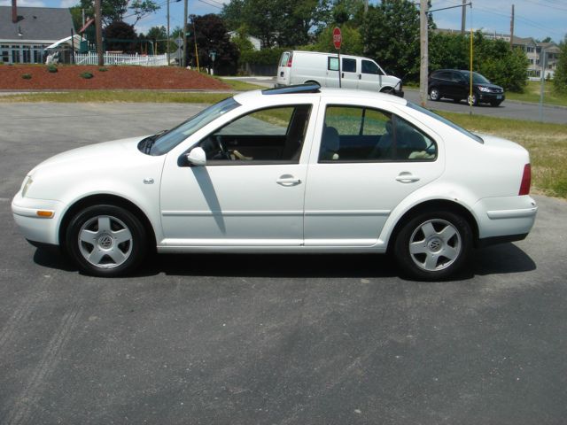 Volkswagen Jetta Quad Cab 4x2 Shortbox XLT Sedan