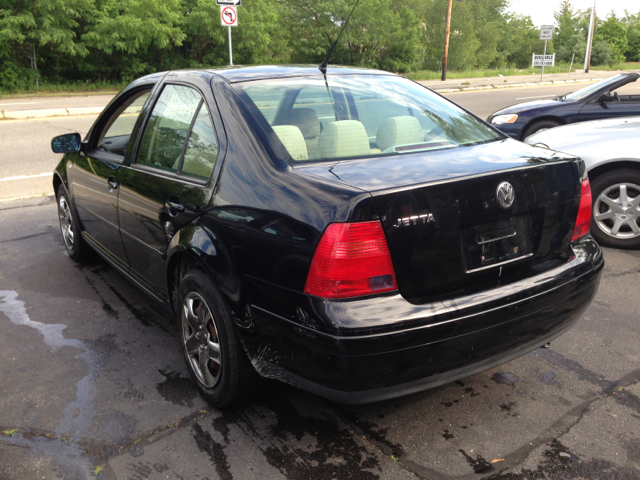 Volkswagen Jetta Quad Cab 4x2 Shortbox XLT Sedan