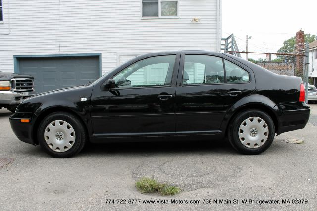 Volkswagen Jetta I-4 Manual Sedan