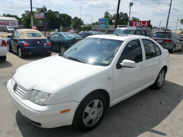 Volkswagen Jetta Quad Cab 4x2 Shortbox XLT Sedan