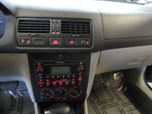 Volkswagen Jetta 2002 photo 21