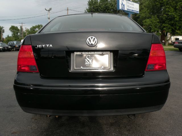 Volkswagen Jetta Quad Cab 4x2 Shortbox XLT Sedan