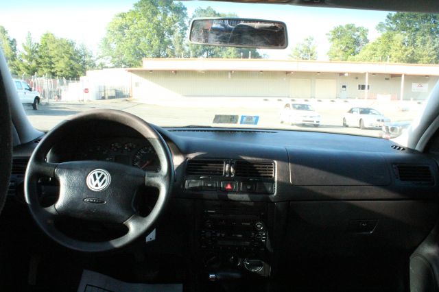 Volkswagen Jetta 2002 photo 4