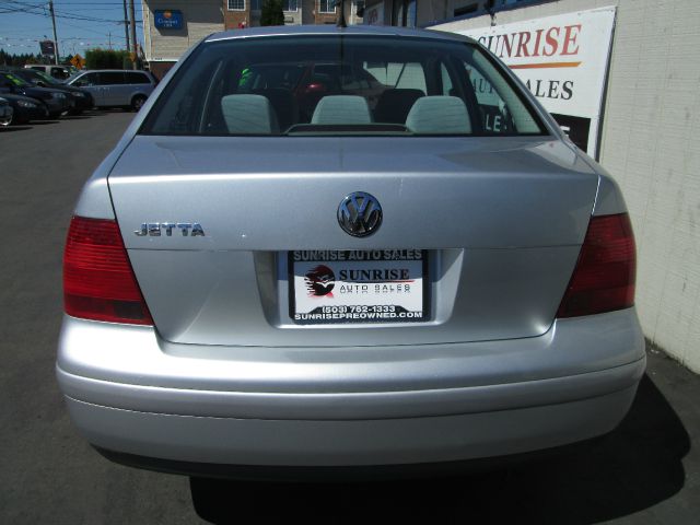 Volkswagen Jetta FWD 4dr Sport Sedan