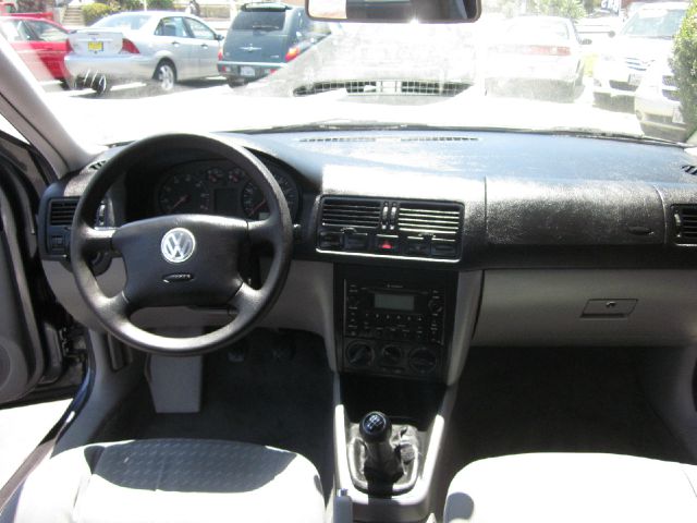 Volkswagen Jetta 2003 photo 6