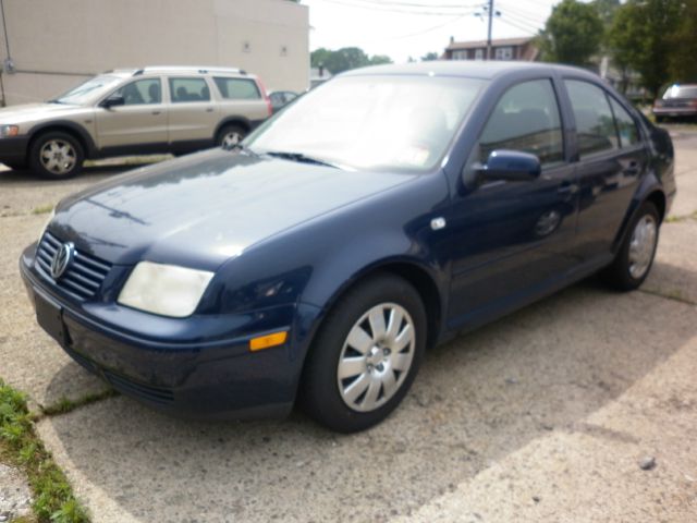 Volkswagen Jetta I-4 Manual Sedan