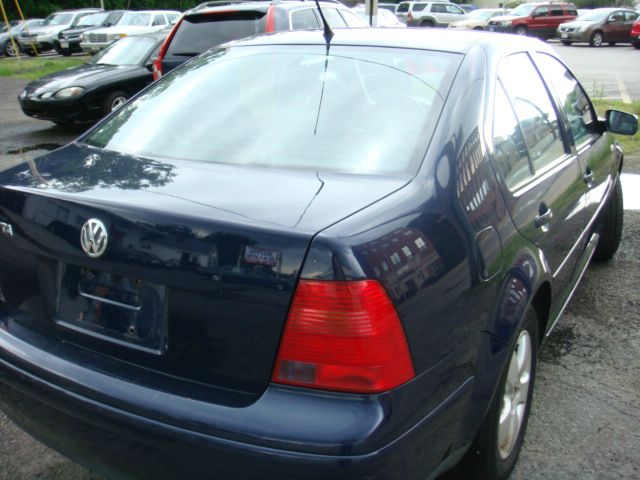 Volkswagen Jetta Quad Cab 4x2 Shortbox XLT Sedan