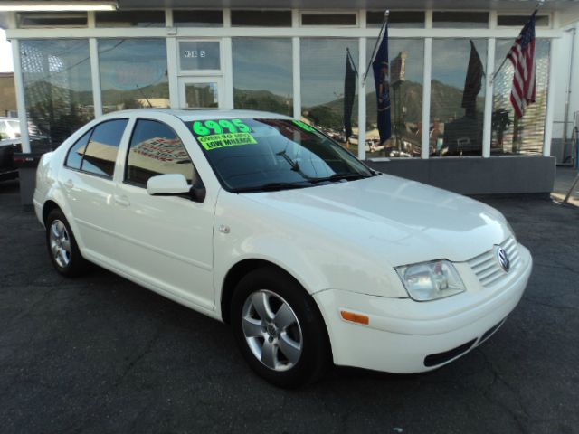 Volkswagen Jetta Quad Cab 4x2 Shortbox XLT Sedan