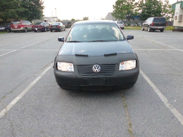 Volkswagen Jetta Quad Cab 4x2 Shortbox XLT Sedan