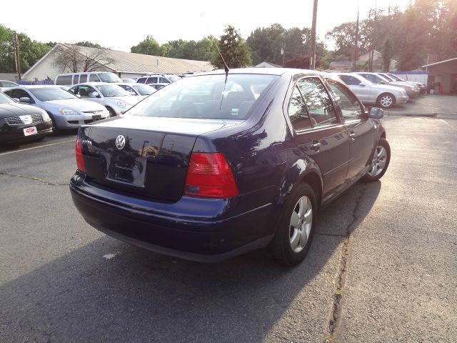 Volkswagen Jetta Quad Cab 4x2 Shortbox XLT Sedan