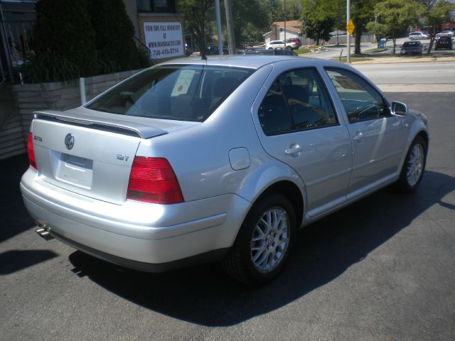 Volkswagen Jetta 2003 photo 10