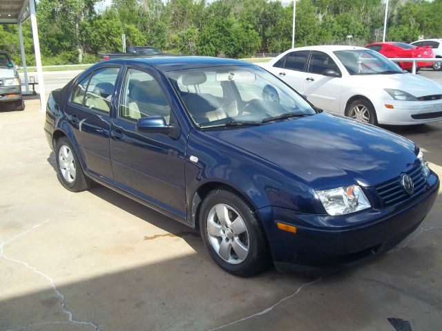 Volkswagen Jetta Quad Cab 4x2 Shortbox XLT Sedan