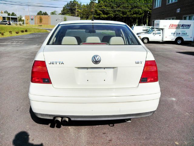 Volkswagen Jetta 2003 photo 1