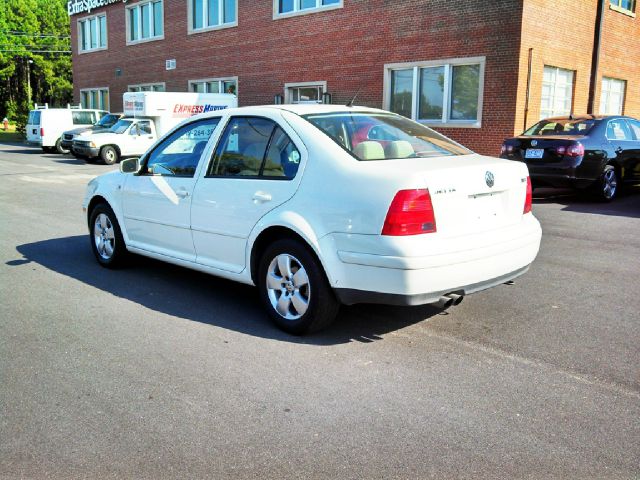 Volkswagen Jetta 2003 photo 2