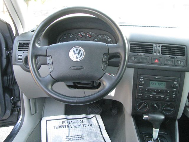 Volkswagen Jetta 2003 photo 6