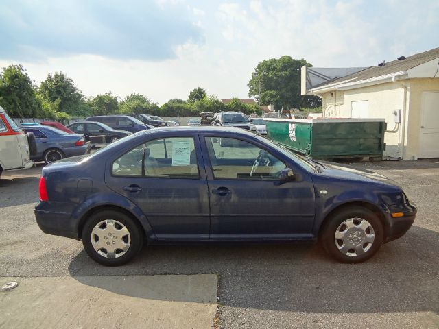 Volkswagen Jetta I-4 Manual Sedan