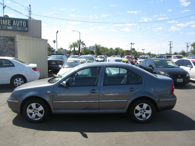 Volkswagen Jetta 2004 photo 2