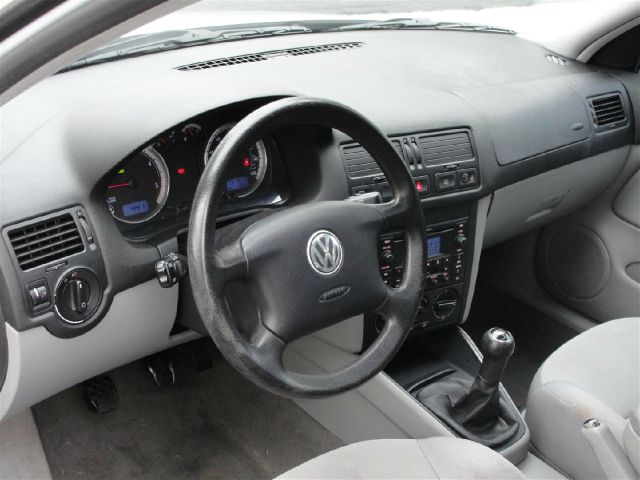 Volkswagen Jetta 2004 photo 37