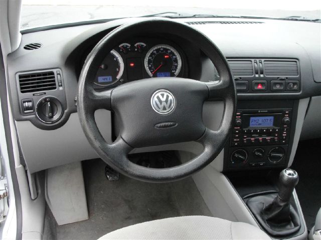 Volkswagen Jetta 2004 photo 38