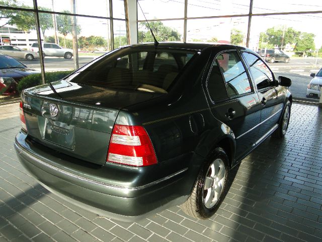 Volkswagen Jetta 2004 photo 1