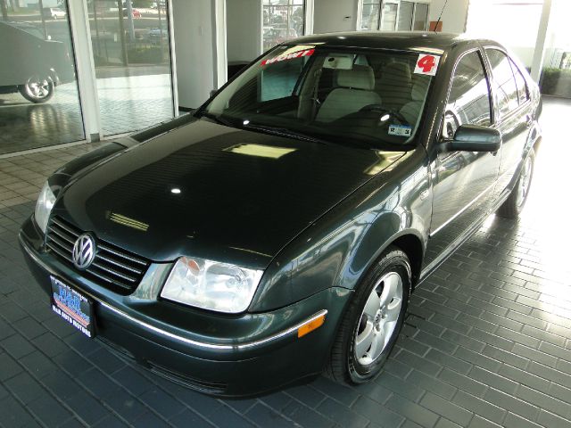 Volkswagen Jetta 2004 photo 2